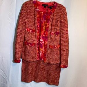 St. John 3-Piece Skirt Suit (Jacket, Skirt, Blouse) in Poppy Multi. Size 10-12.